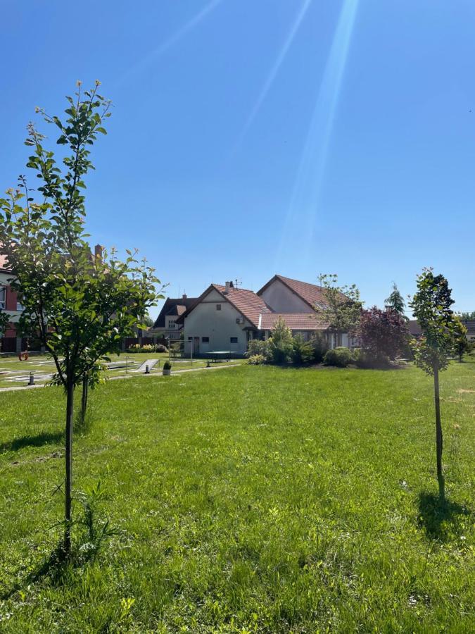 Penzion U Bohusa Lednice Exterior photo